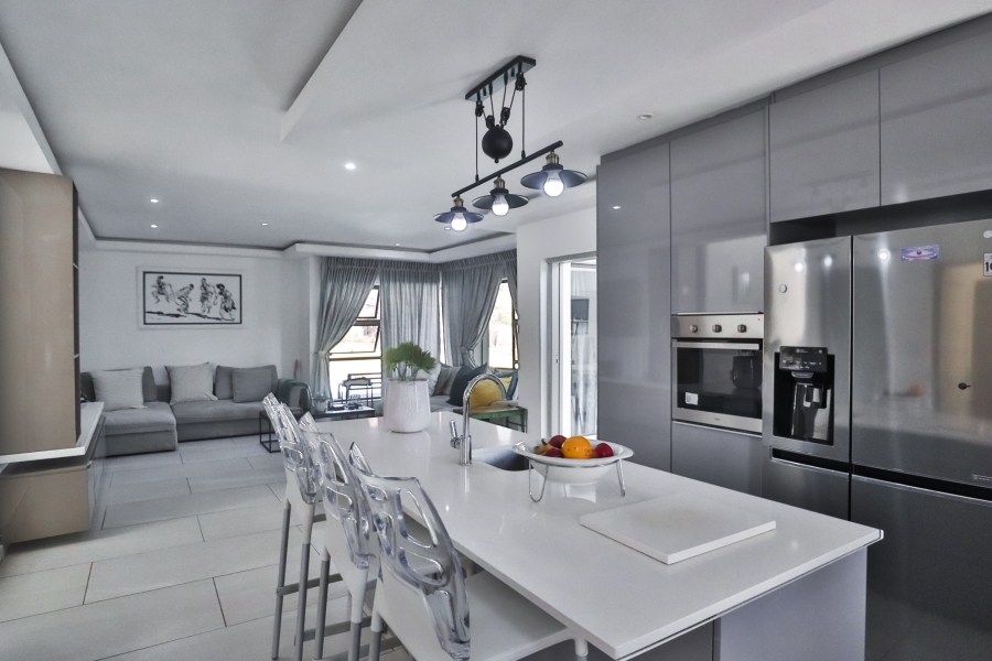4 Bedroom Property for Sale in WestLake Country Safari Estate North West